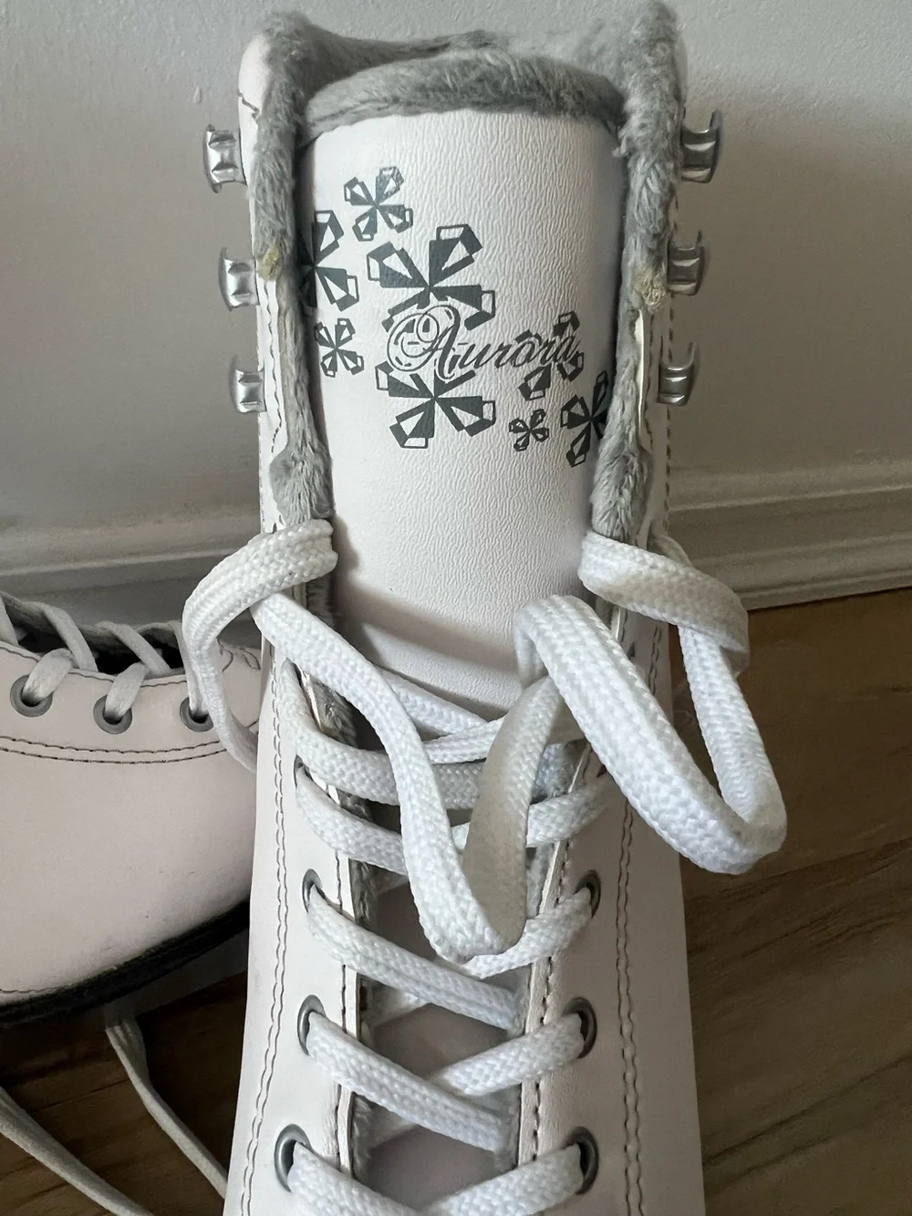 Bladerunner Aurora White Women's Figure Ice Skates Classic Size US 8 UK 6 EU 39